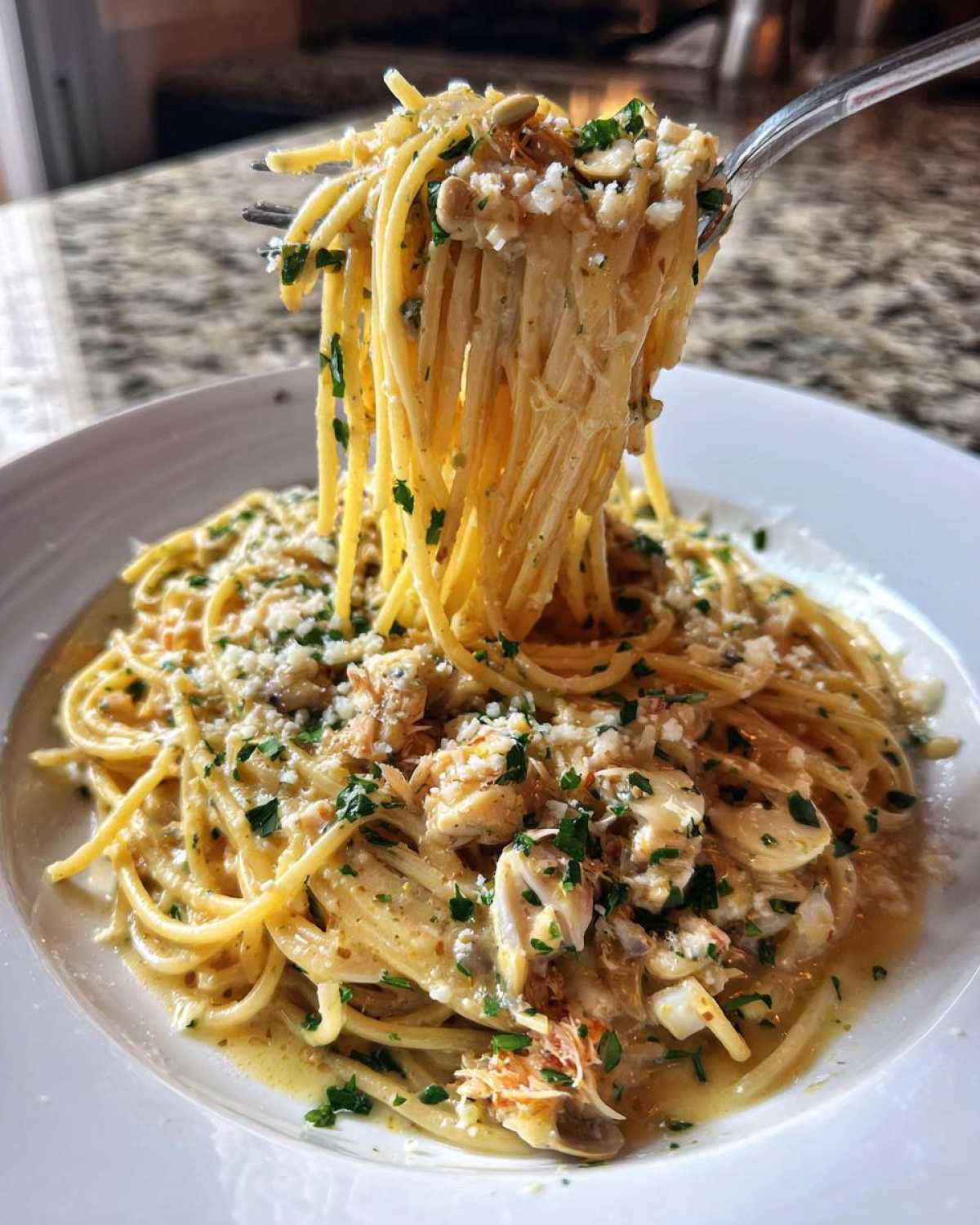 The Old Spaghetti Factory's Clam Sauce - detail 1