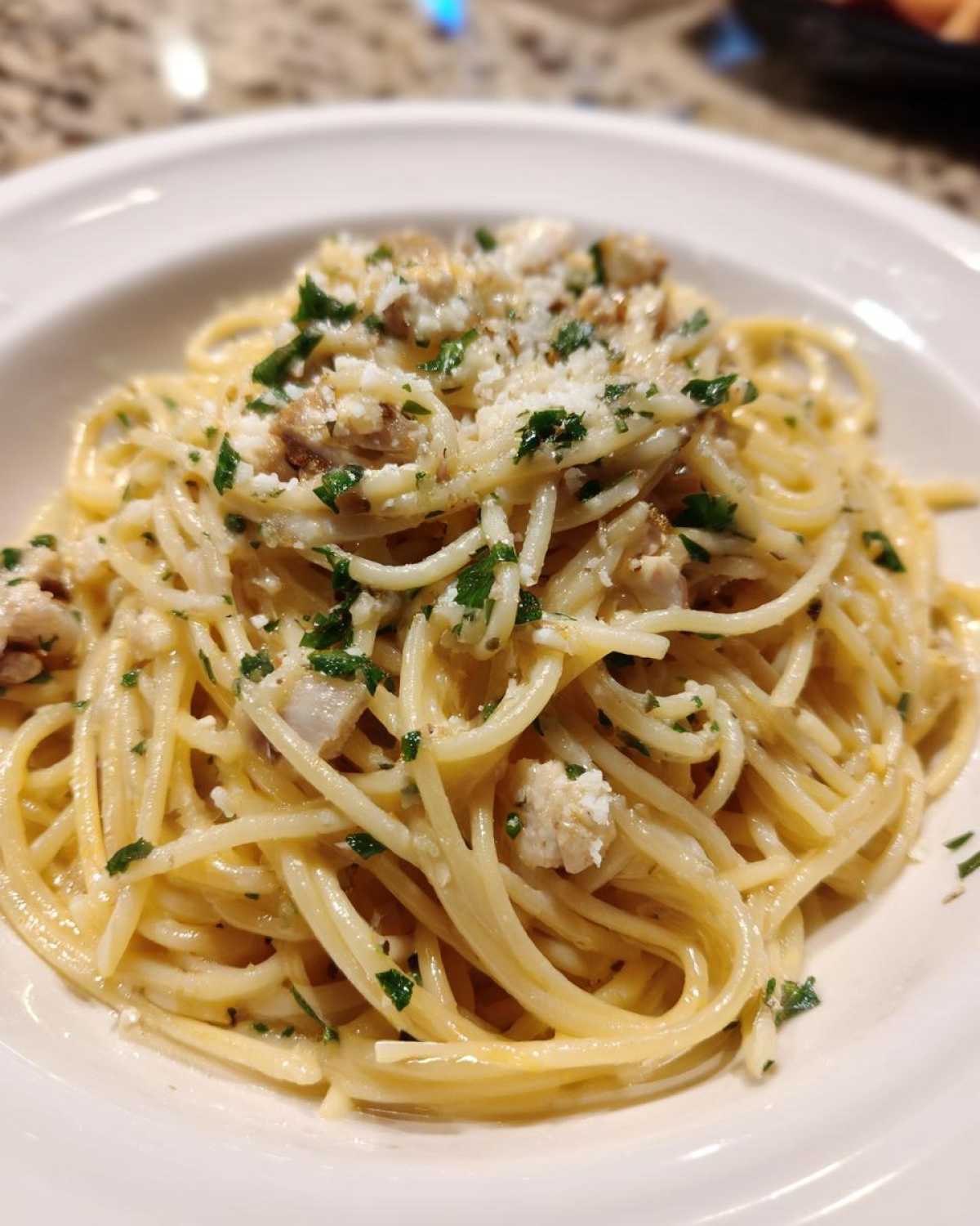 The Old Spaghetti Factory's Clam Sauce - detail 2