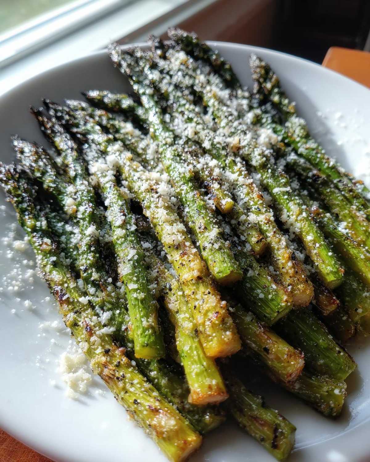 Air Fryer Parmesan Asparagus - detail 3