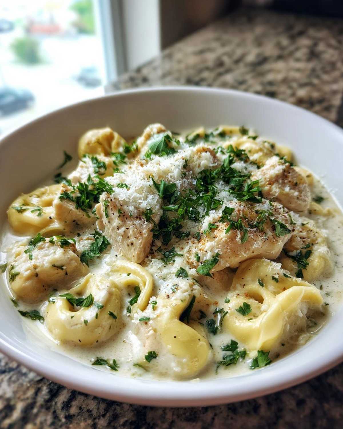 Creamy Chicken Tortellini - detail 3