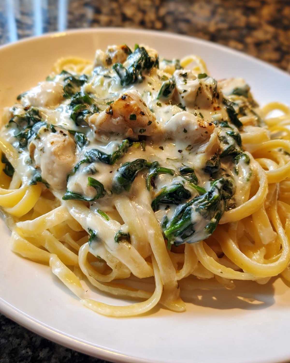 Creamy Spinach Chicken Pasta - detail 2