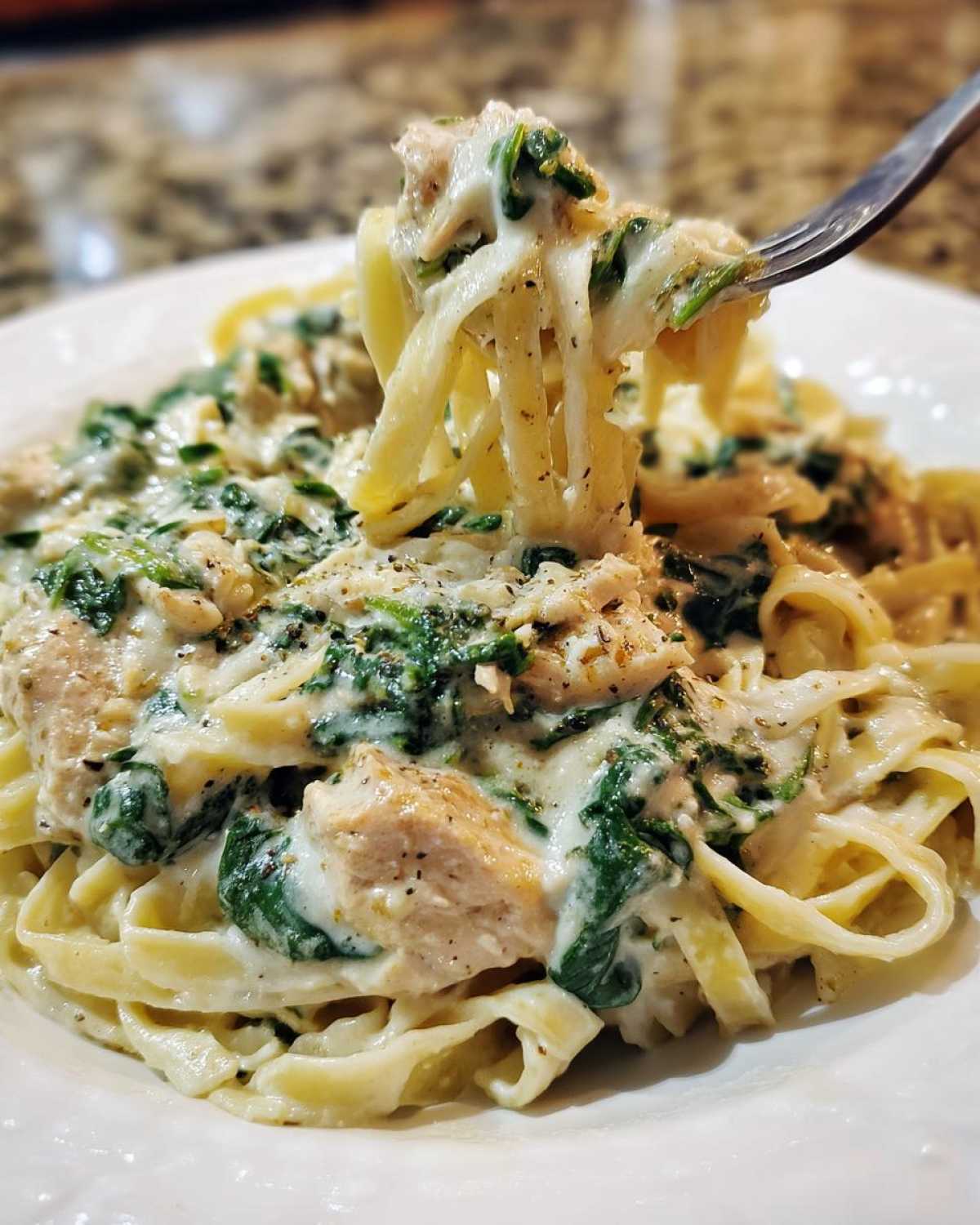 Creamy Spinach Chicken Pasta - detail 3