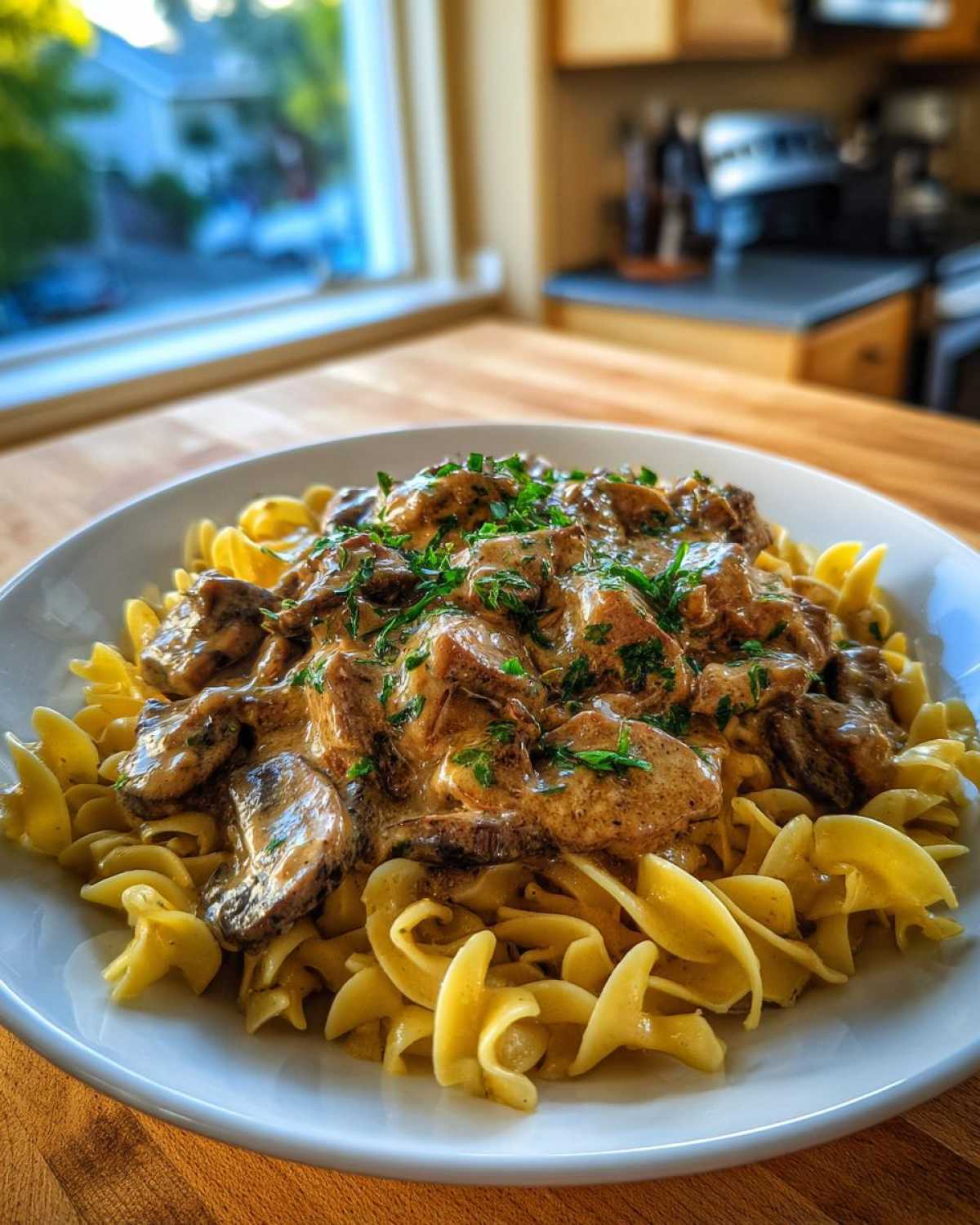 One Pot Creamy Beef Stroganoff - detail 2