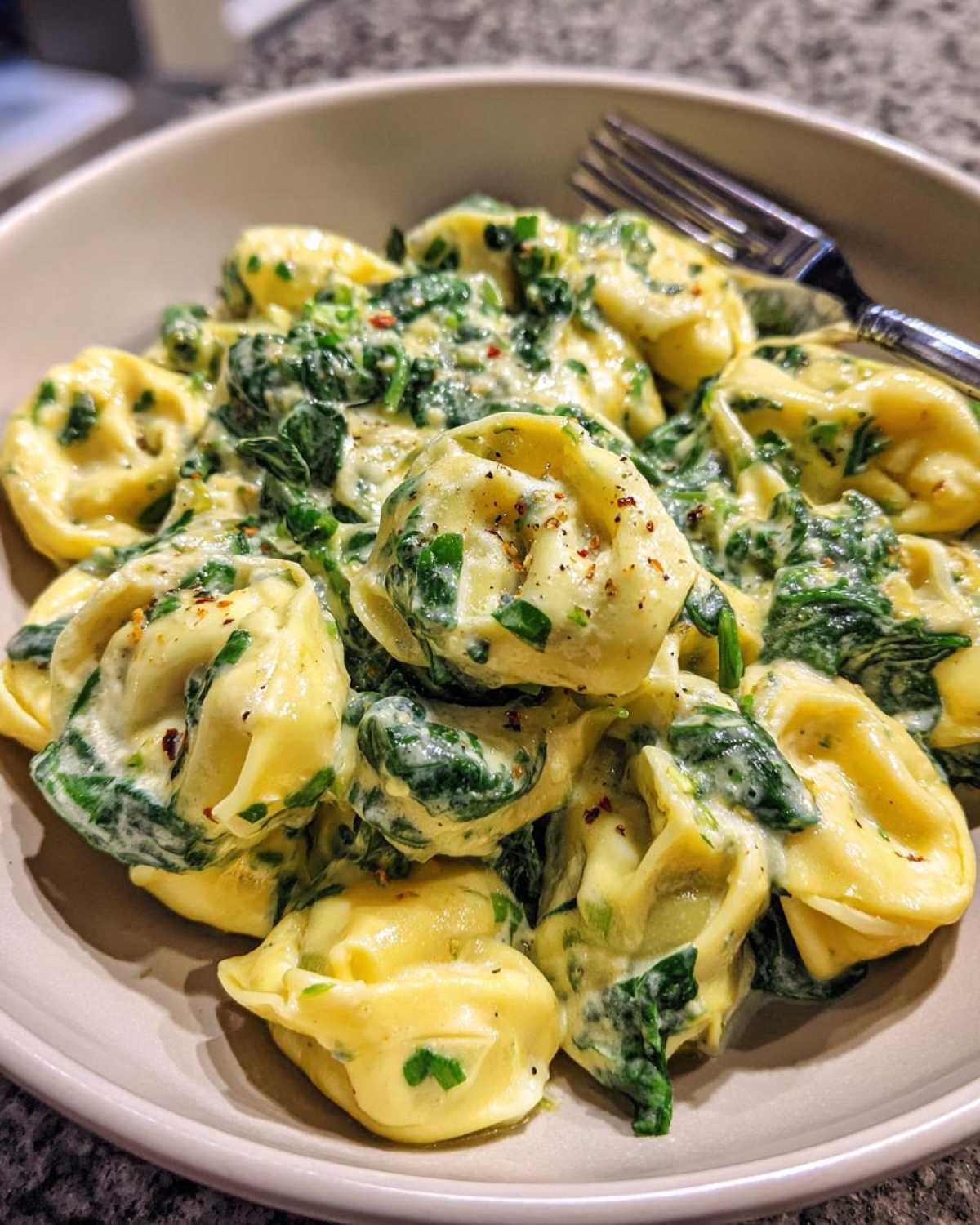 One Pot Creamy Spinach Tortellini - detail 1
