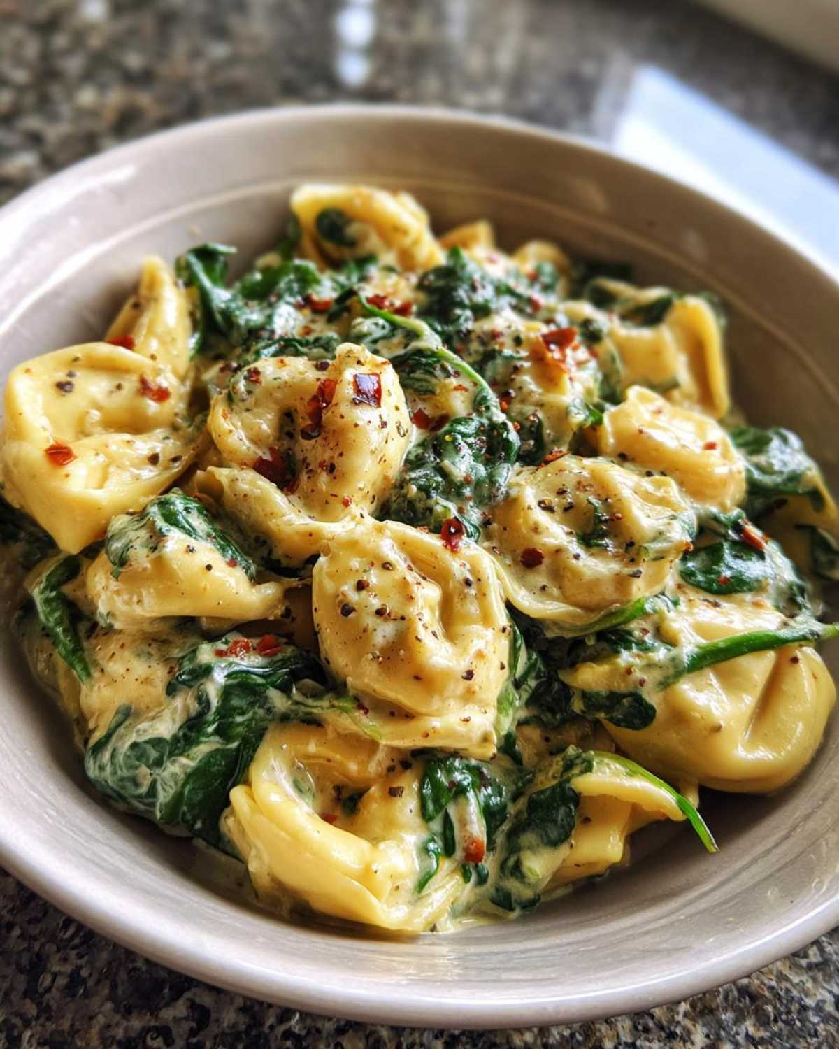 One Pot Creamy Spinach Tortellini - detail 4