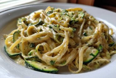 One Skillet Creamy Zucchini Pasta
