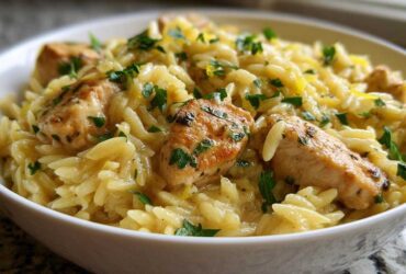 One Skillet Lemon Chicken Orzo